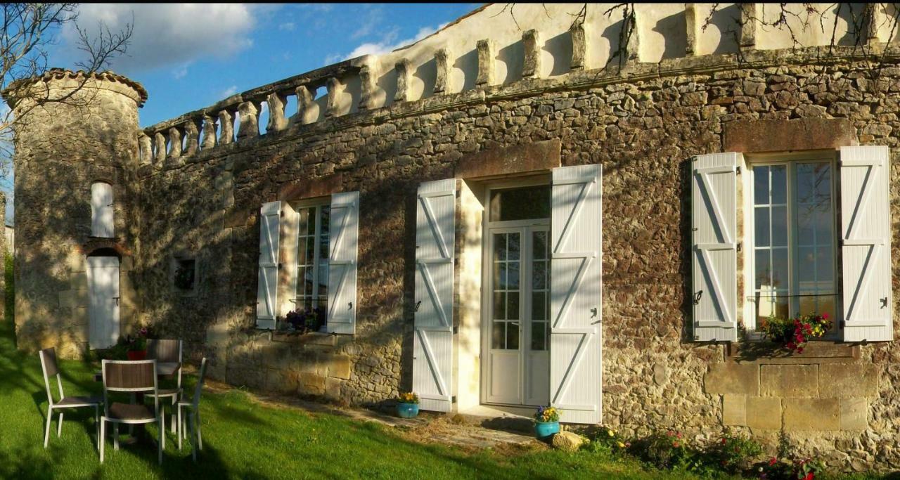 Lamothe-Landerron Ancien Haras De La Tour Bed & Breakfast エクステリア 写真